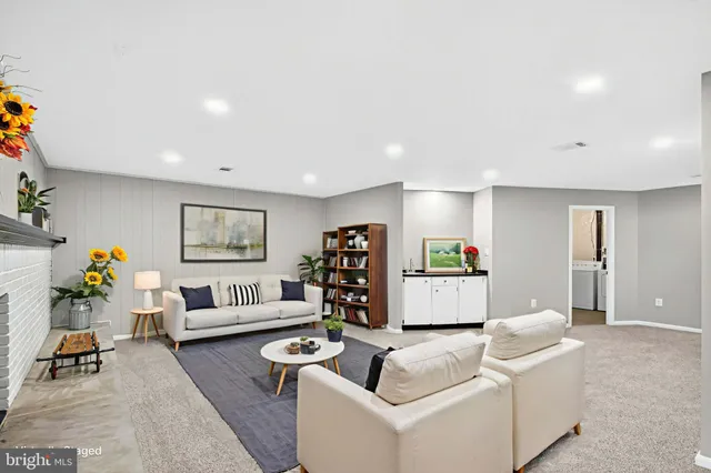 $679,500 | 6639 Green Ash Drive, Springfield, VA 22152