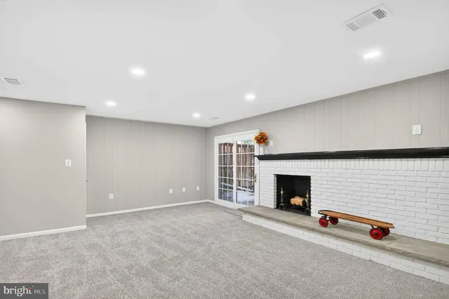 $679,500 | 6639 Green Ash Drive, Springfield, VA 22152