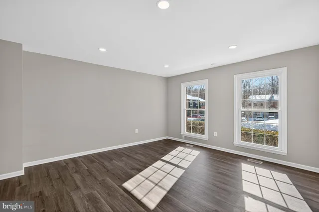 $679,500 | 6639 Green Ash Drive, Springfield, VA 22152