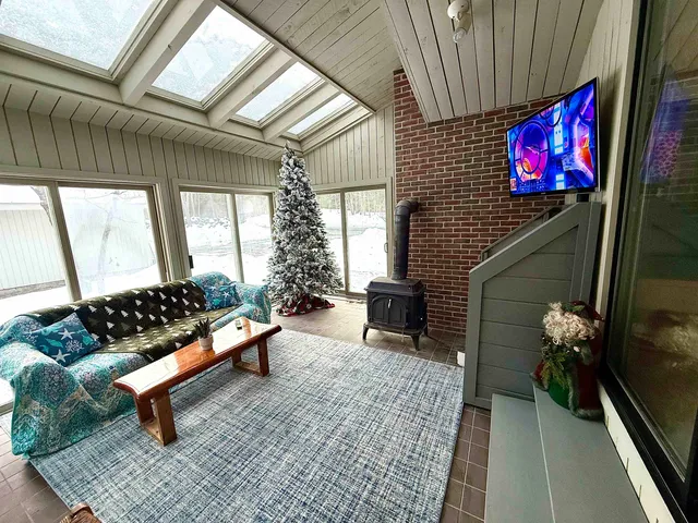 $685,000 | 17 Foss Farm Road, Durham, NH 03824