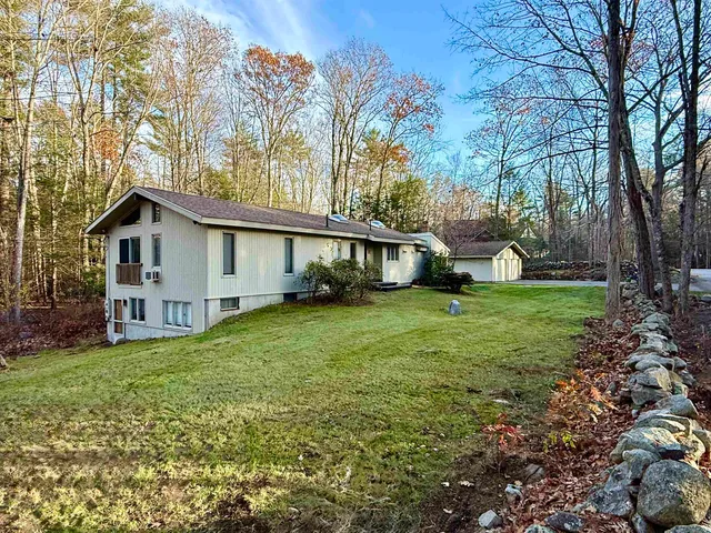 $699,999 | 17 Foss Farm Road, Durham, NH 03824