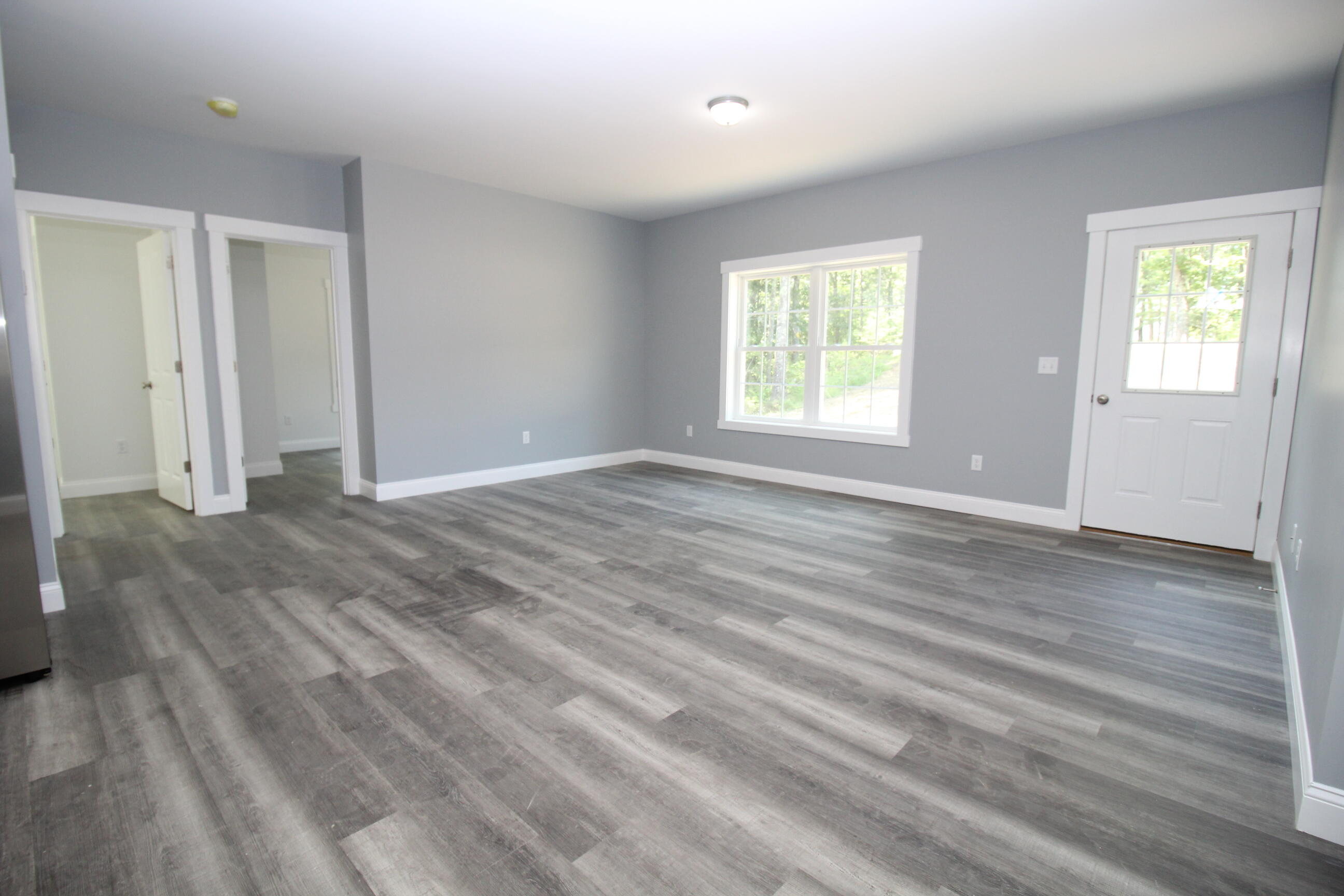 523 Lisbon Road Sabattus, ME 04280 - Photo 9 of 41 6. Living Room