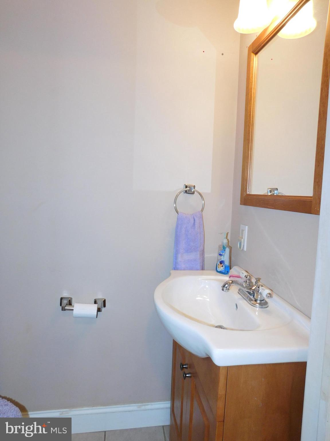 817 Union Landing Road Cinnaminson, NJ 08077 - Photo 15 of 30 Half bathroom on main floor