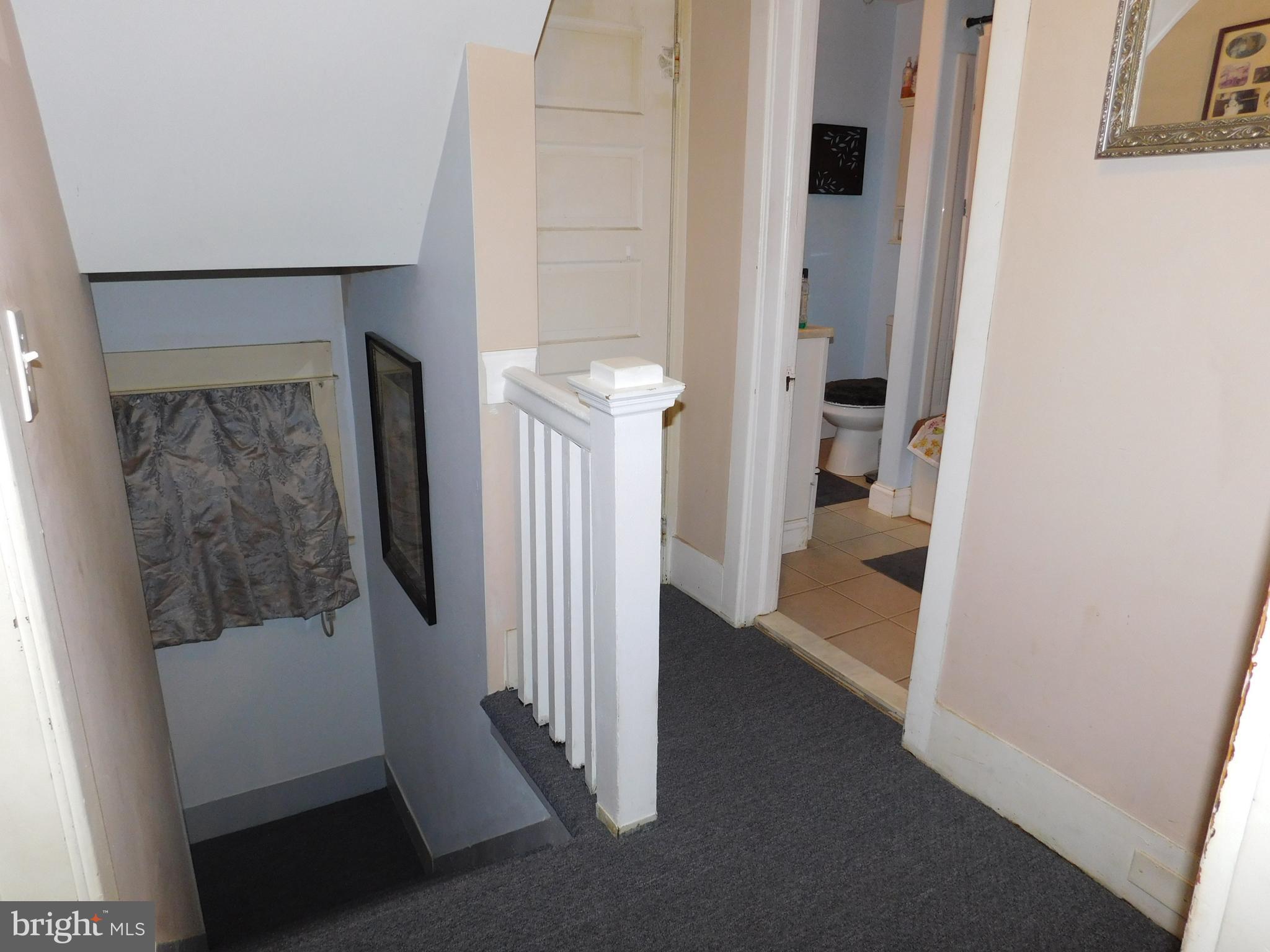 817 Union Landing Road Cinnaminson, NJ 08077 - Photo 16 of 30 Upstairs hallway with NEW CARPET