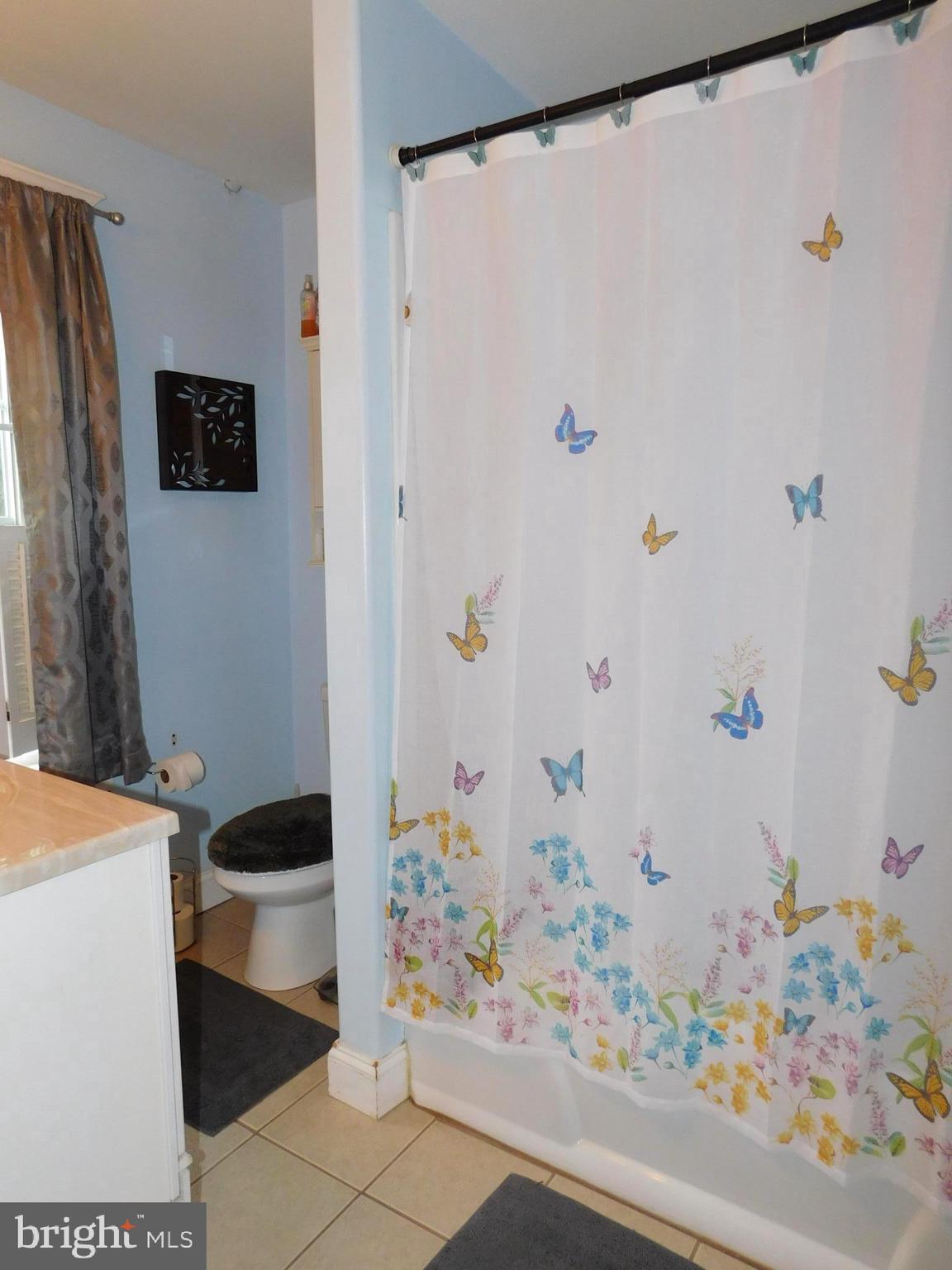 817 Union Landing Road Cinnaminson, NJ 08077 - Photo 22 of 30 Upstairs bathroom