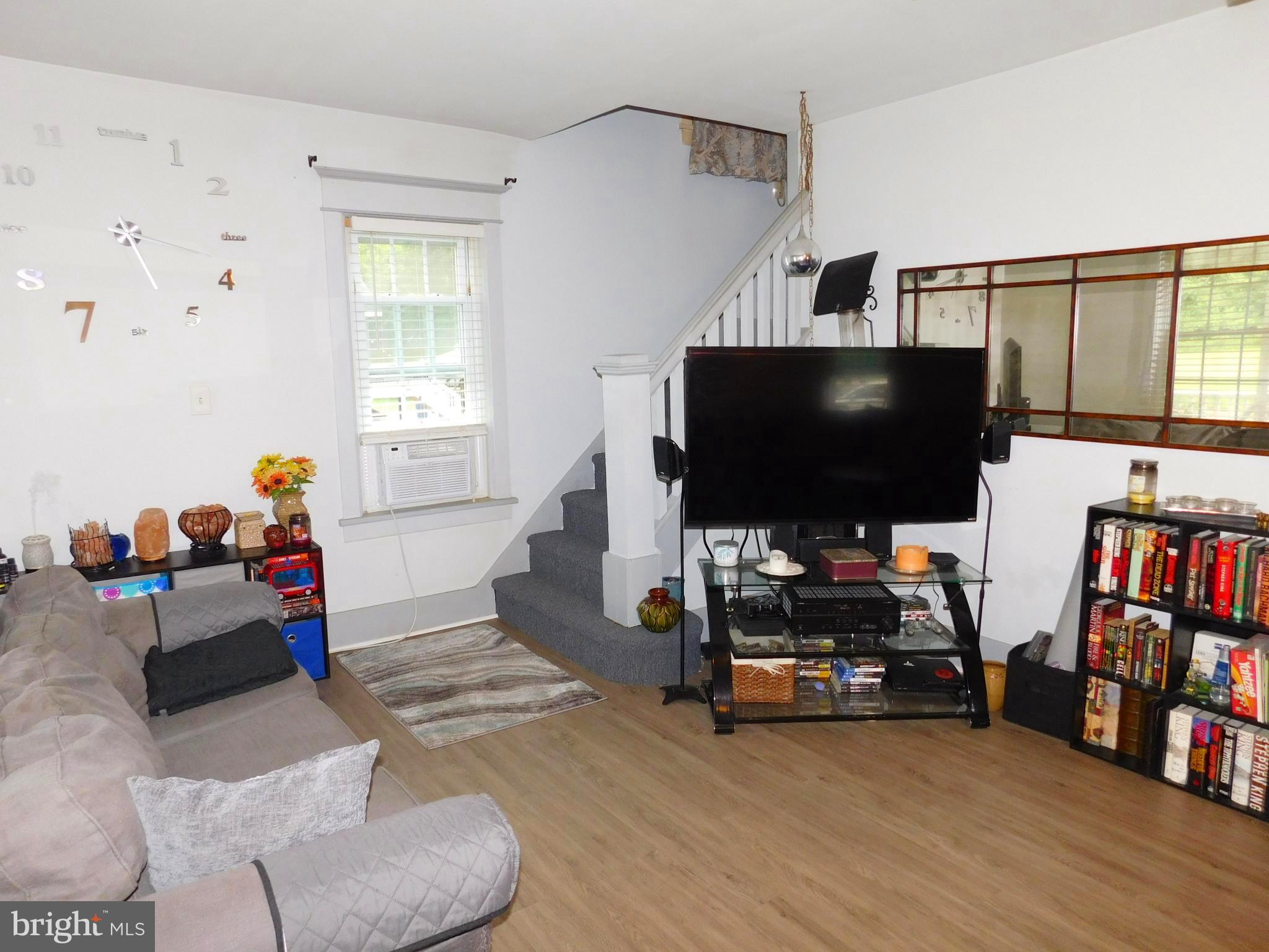 817 Union Landing Road Cinnaminson, NJ 08077 - Photo 6 of 30 living room