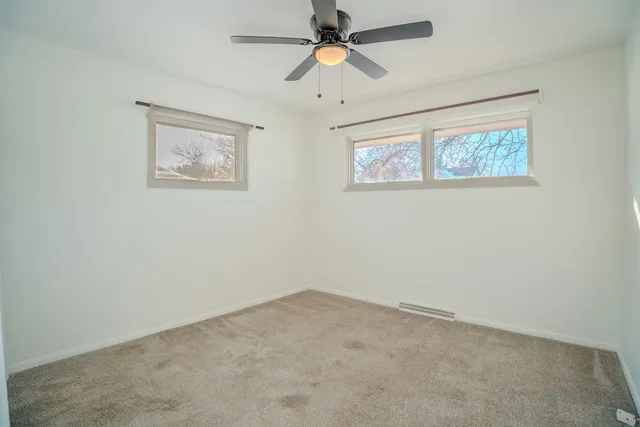 $289,900 | 307 Hill Avenue, North Aurora, IL 60542