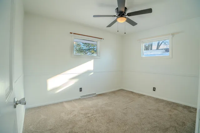 $289,900 | 307 Hill Avenue, North Aurora, IL 60542