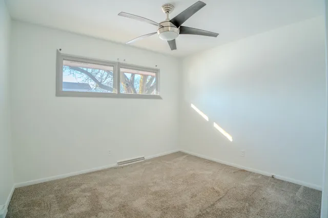 $289,900 | 307 Hill Avenue, North Aurora, IL 60542