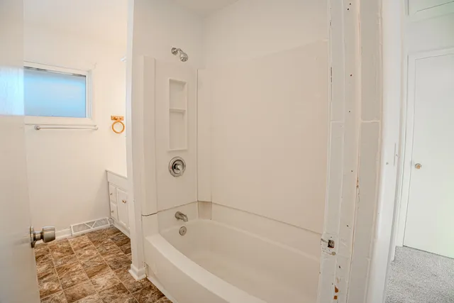 $289,900 | 307 Hill Avenue, North Aurora, IL 60542