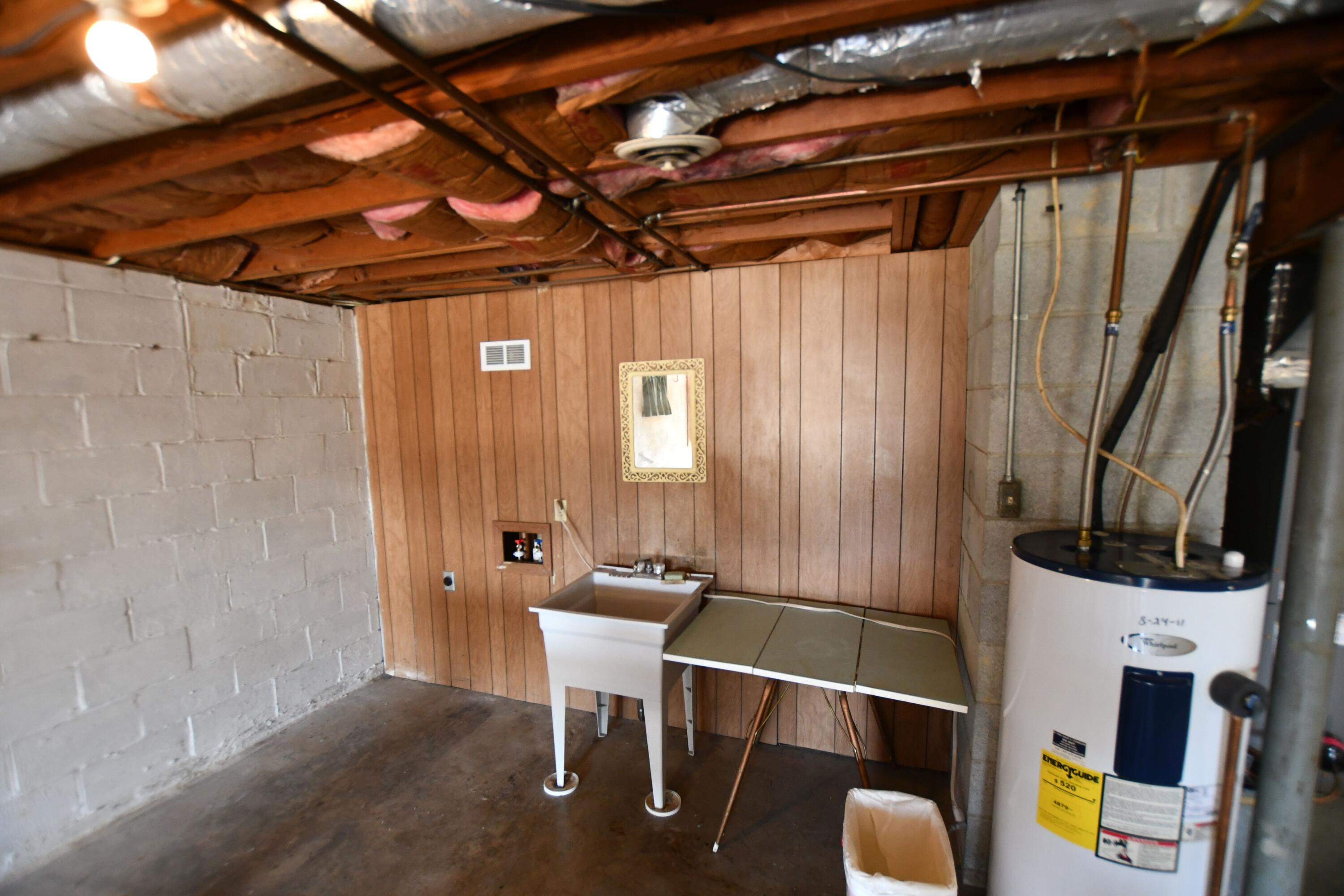 1209 College Hill Road Waco, KY 40385 - Photo 33 of 34 Utility area!