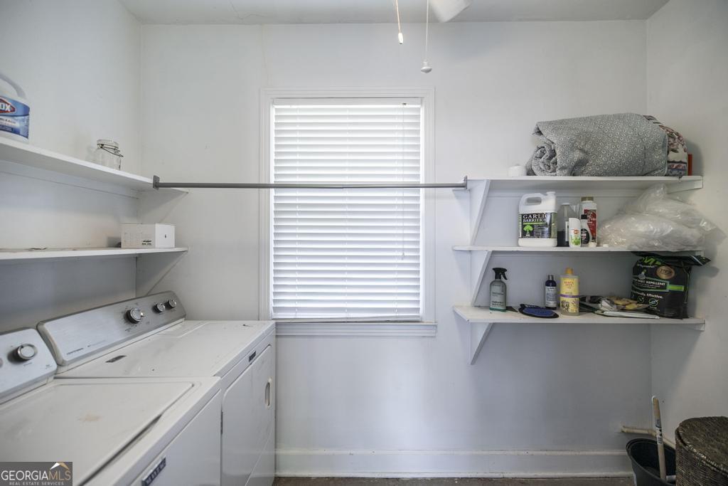 129 South 7th Street Cochran, GA 31014 - Photo 32 of 54 Laundry room.