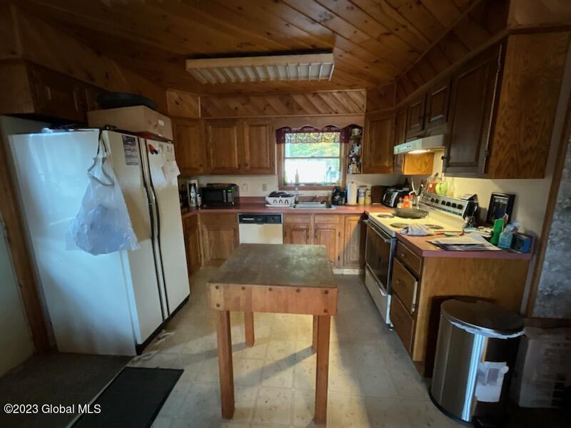 74 Reardon Road Queensbury, NY 12804 - Photo 11 of 22 Kitchen