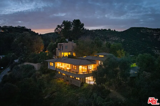 $2,495,000 | 20634 Medley Lane, Topanga, CA 90290