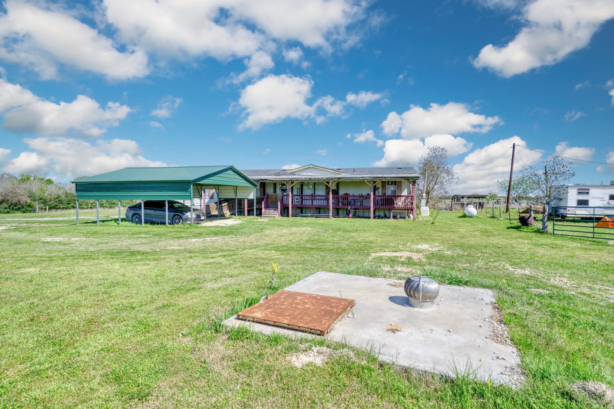 1440 Mustang Loop Madisonville, TX 77864 - Photo 4 of 46