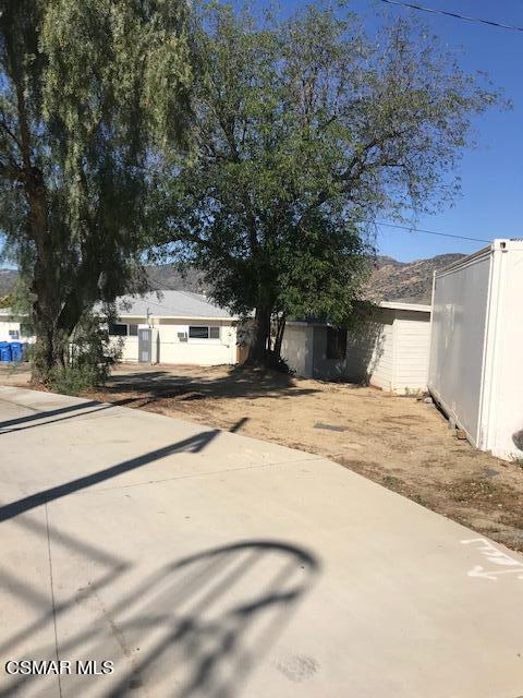 930 Alta Vista Road Simi Valley, CA 93063 - Photo 7 of 39 a view of a white building