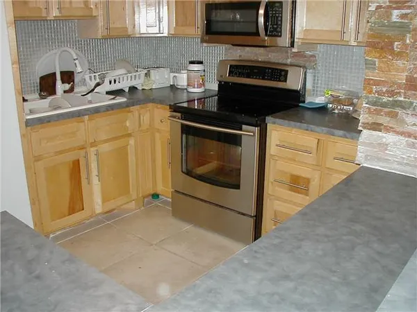 $1,400 | 2016 Main Street, Unit 2505, Houston, TX 77002