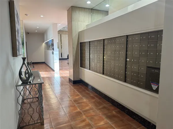 $1,400 | 2016 Main Street, Unit 2505, Houston, TX 77002