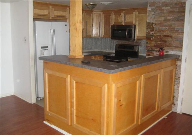 2016 Main Street, Unit 2505 Houston, TX 77002 - Photo 2 of 26 kitchen