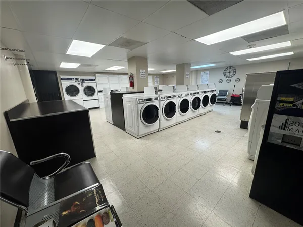 $1,400 | 2016 Main Street, Unit 2505, Houston, TX 77002