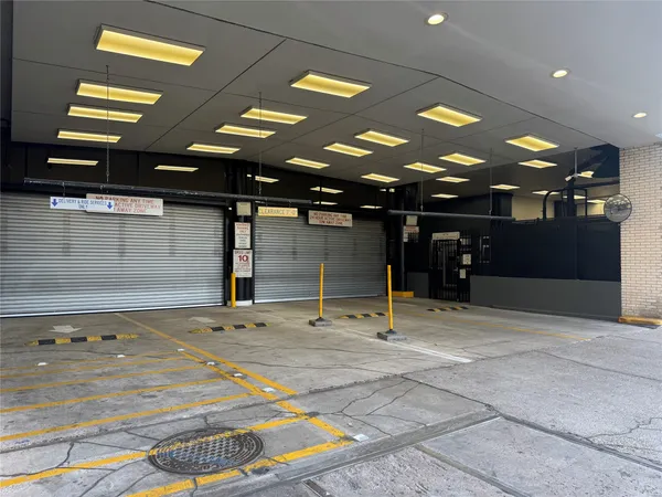 $1,400 | 2016 Main Street, Unit 2505, Houston, TX 77002