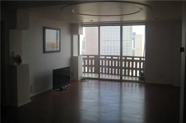 $1,400 | 2016 Main Street, Unit 2505, Houston, TX 77002