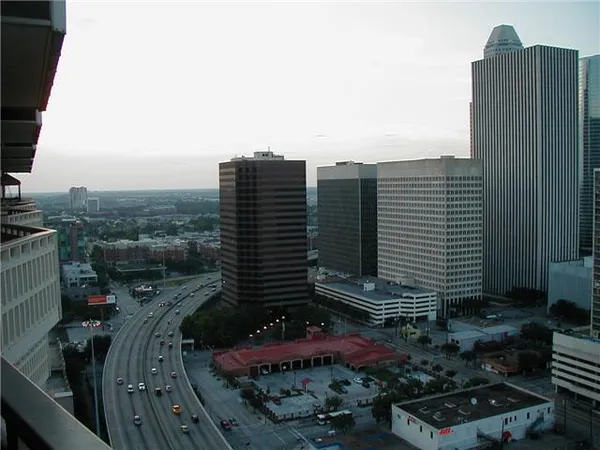 $1,400 | 2016 Main Street, Unit 2505, Houston, TX 77002