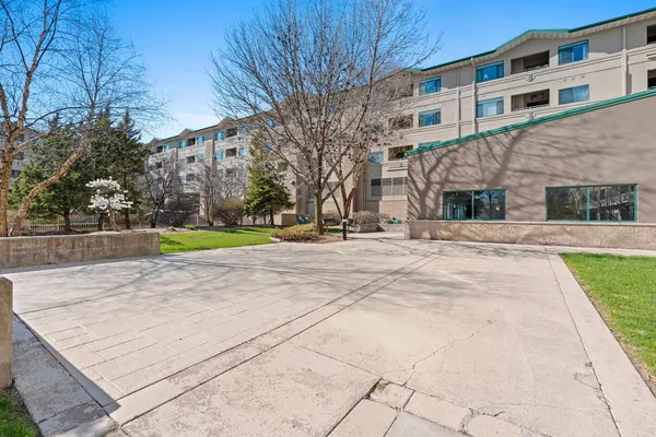 $359,900 | 400 North Richmond Street, Unit 518, Appleton, WI 54911
