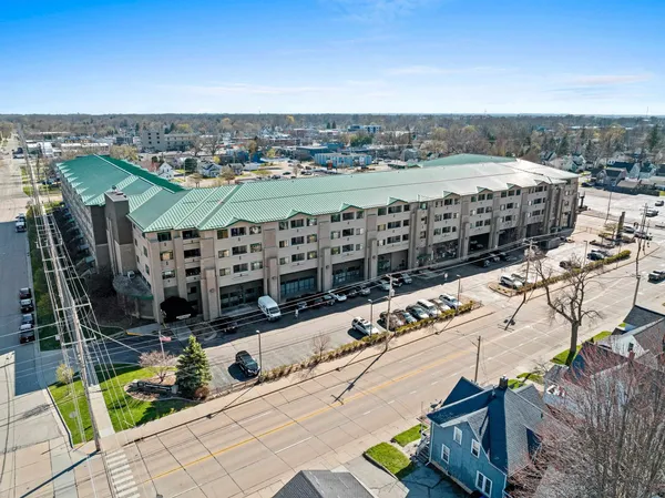 $359,900 | 400 North Richmond Street, Unit 518, Appleton, WI 54911