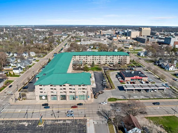 $359,900 | 400 North Richmond Street, Unit 518, Appleton, WI 54911