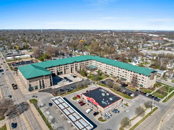 $359,900 | 400 North Richmond Street, Unit 518, Appleton, WI 54911
