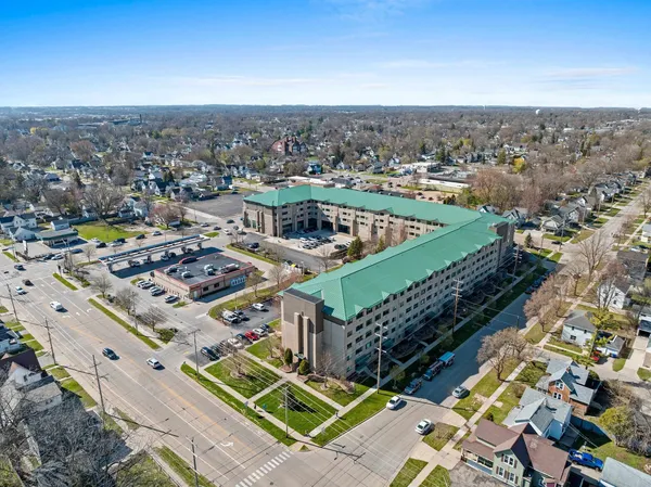 $359,900 | 400 North Richmond Street, Unit 518, Appleton, WI 54911