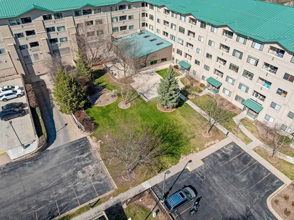 $359,900 | 400 North Richmond Street, Unit 518, Appleton, WI 54911