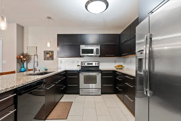 $359,900 | 400 North Richmond Street, Unit 518, Appleton, WI 54911
