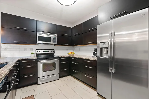 $359,900 | 400 North Richmond Street, Unit 518, Appleton, WI 54911