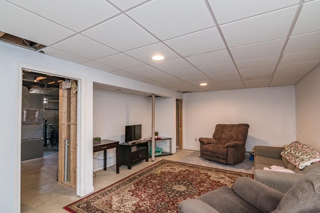 40 Ware Road, Unit 4 Belchertown, MA 01007 - Photo 21 of 35 Gallery Image 21