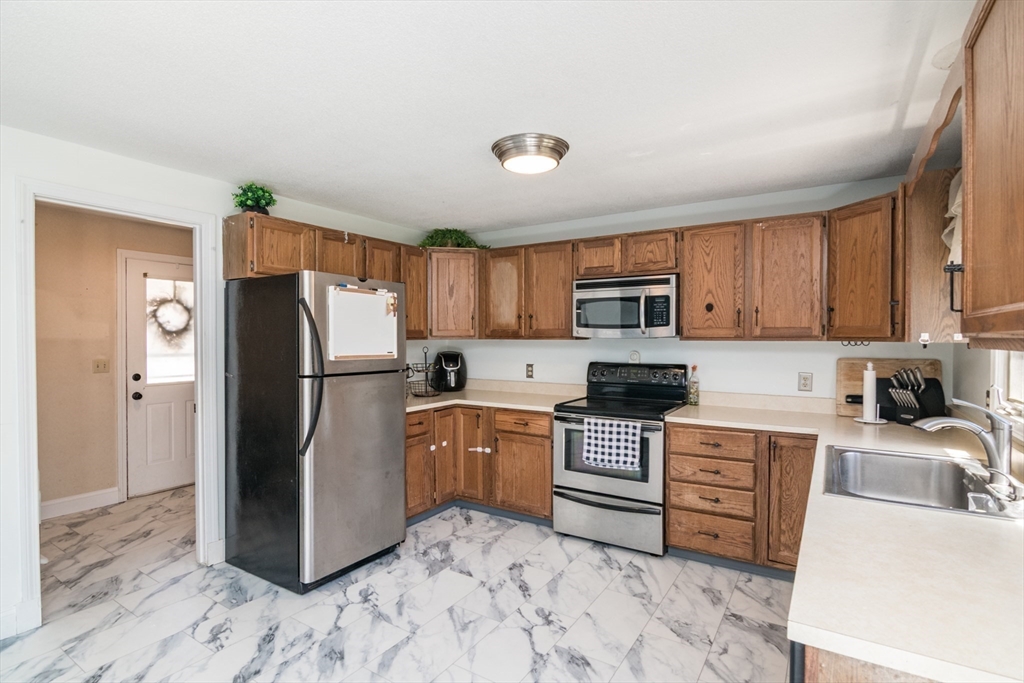 40 Ware Road, Unit 4 Belchertown, MA 01007 - Photo 8 of 35 Gallery Image 8