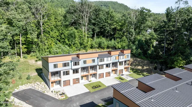 $721,300 | 13 Footpath Way, Lake George, NY 12845