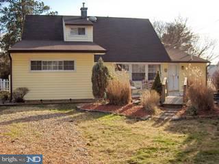 22 Quickset Road Levittown, PA 19057 - Photo 2 of 6 Gallery Image 2
