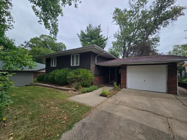 $210,001 | 10 Westwood Drive, Mount Vernon, IL 62864