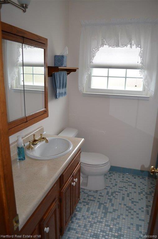 36131 Smithfield Road Farmington, MI 48335 - Photo 20 of 39 Bath