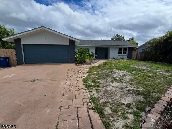 $220,000 | 5524 Avenue D, Bokeelia, FL 33922