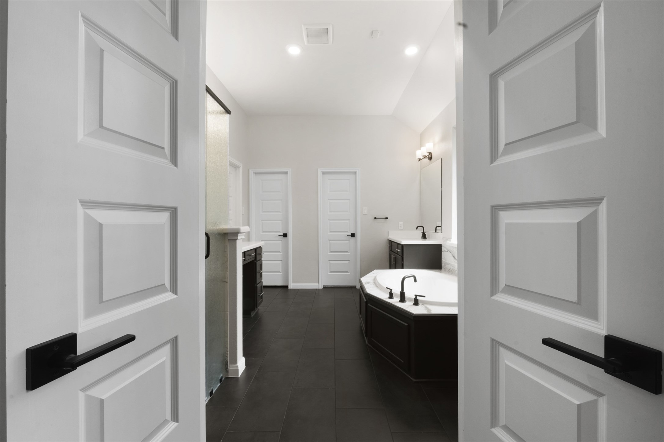 8022 McKittrick Ridge Drive Porter, TX 77365 - Photo 14 of 44 Primary bathroom