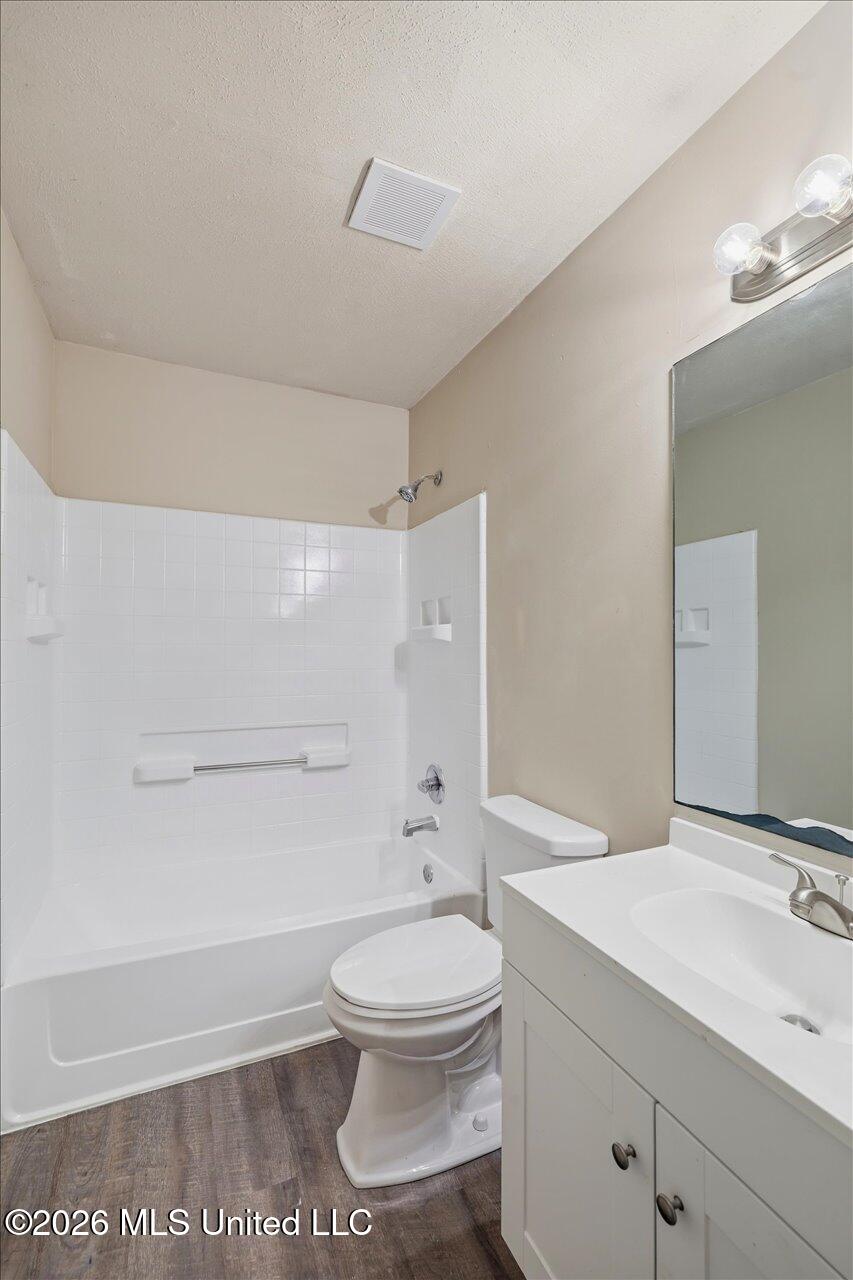 301 Maple Street Florence, MS 39073 - Photo 26 of 30 Guest Bathroom