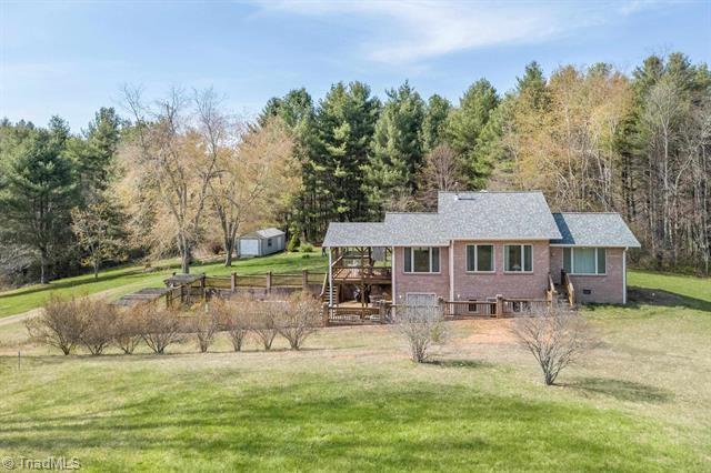 931 Maple Shade Road Laurel Fork, VA 24352 - Photo 12 of 50 Gallery Image 12