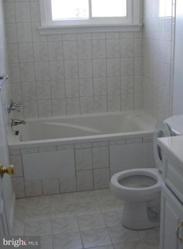 7876 Harold Road Dundalk, MD 21222 - Photo 5 of 6 Whirlpool Tub...Relax!