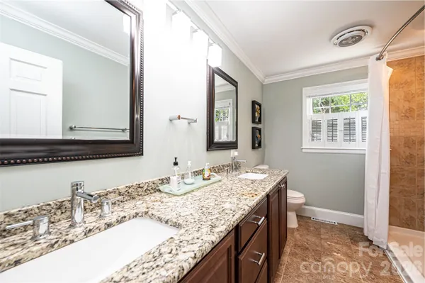 $599,000 | 923 1st Street Northeast, Hickory, NC 28601