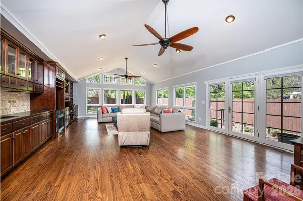 $599,000 | 923 1st Street Northeast, Hickory, NC 28601