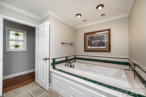 $599,000 | 923 1st Street Northeast, Hickory, NC 28601