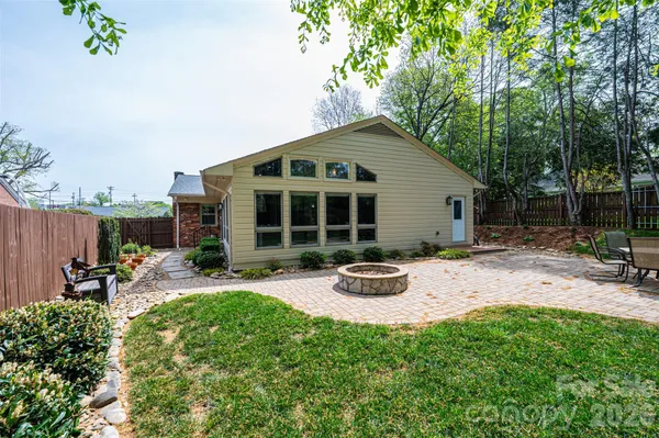 $599,000 | 923 1st Street Northeast, Hickory, NC 28601